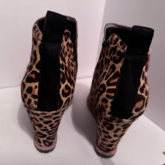 Dolce Vita, size 10, animal print bootie, wedge heel, only worn once. 4 in - Picture 7 of 8
